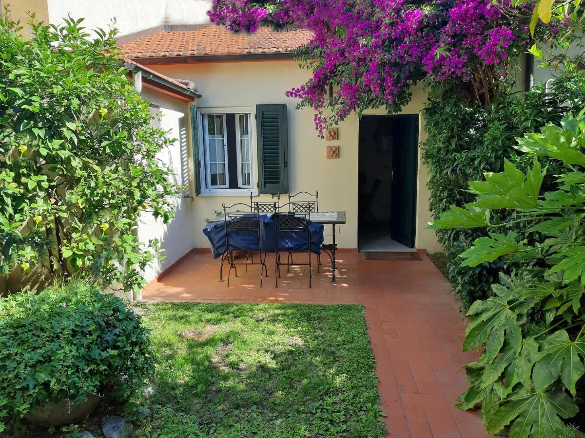 Villino San Martino 350M Dal Mare With Covered Parking Виареджо Экстерьер фото