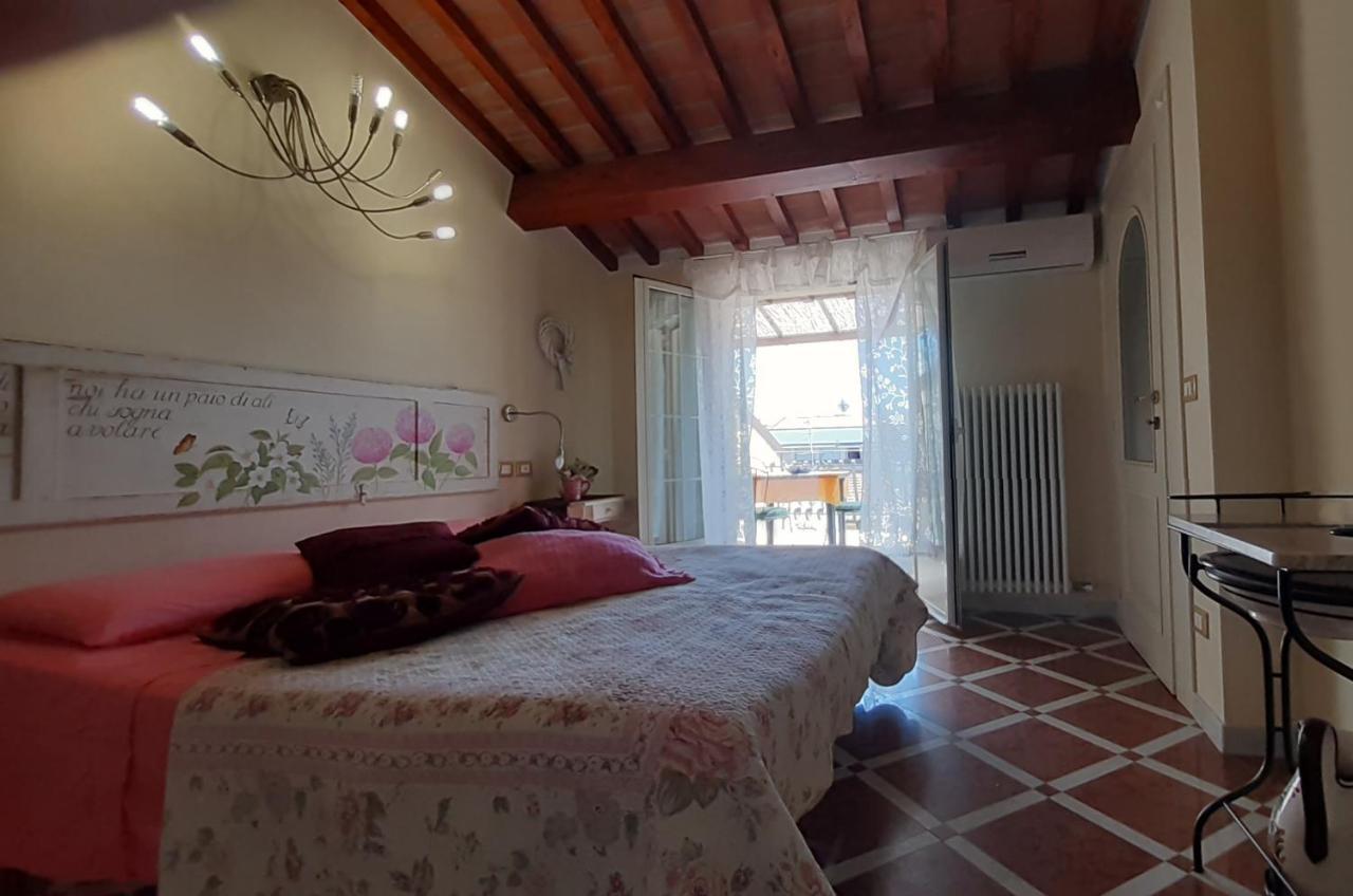 Villino San Martino 350M Dal Mare With Covered Parking Виареджо Экстерьер фото