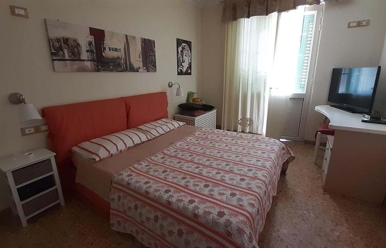 Villino San Martino 350M Dal Mare With Covered Parking Виареджо Экстерьер фото